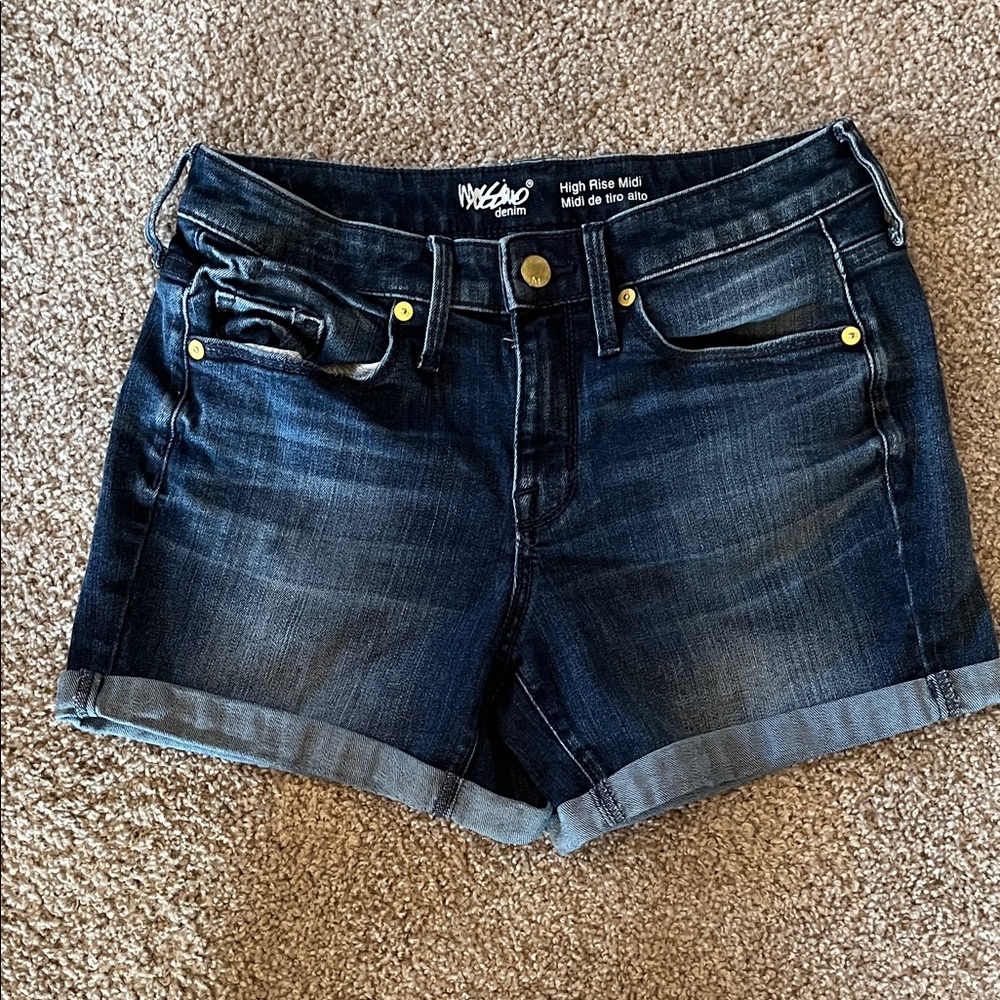 Women's High Rise Midi Denim Shorts Size 2 or 26 waist